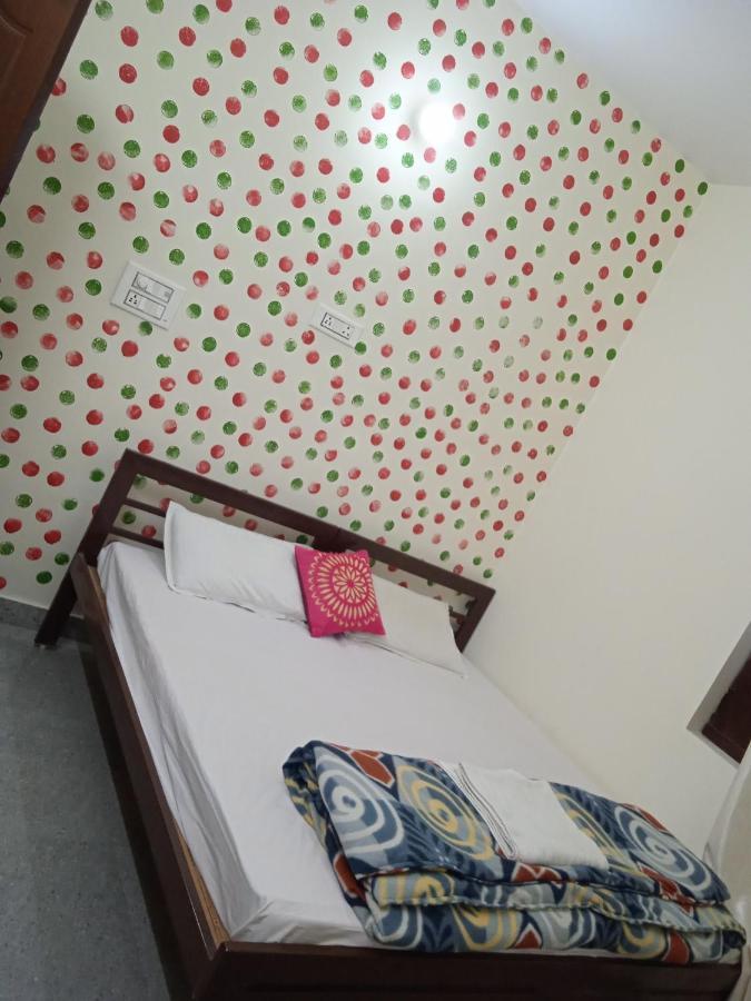 Triple1 Hostel & Homestay Ришикеш Экстерьер фото