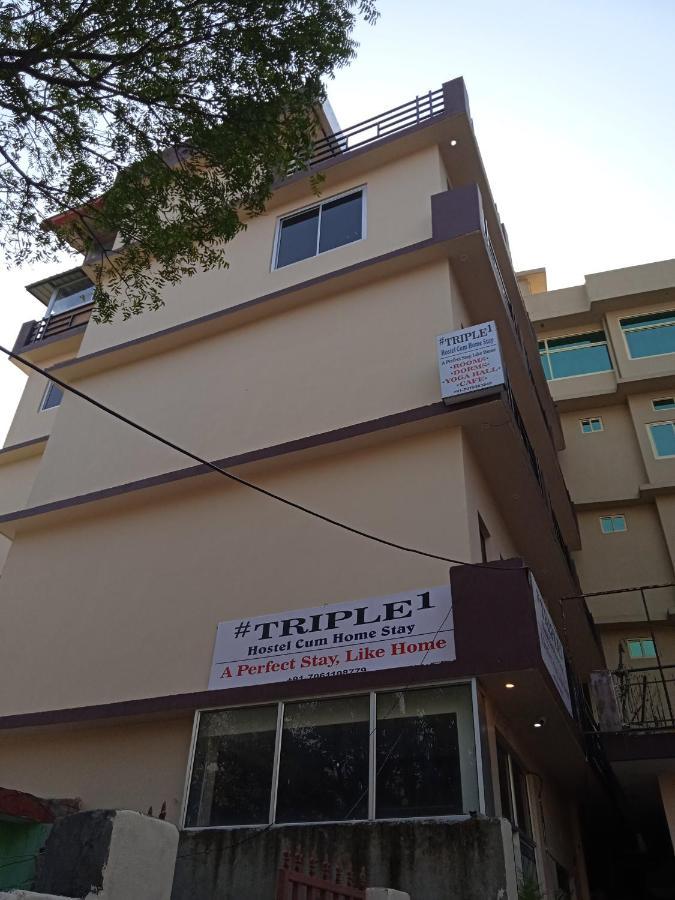 Triple1 Hostel & Homestay Ришикеш Экстерьер фото