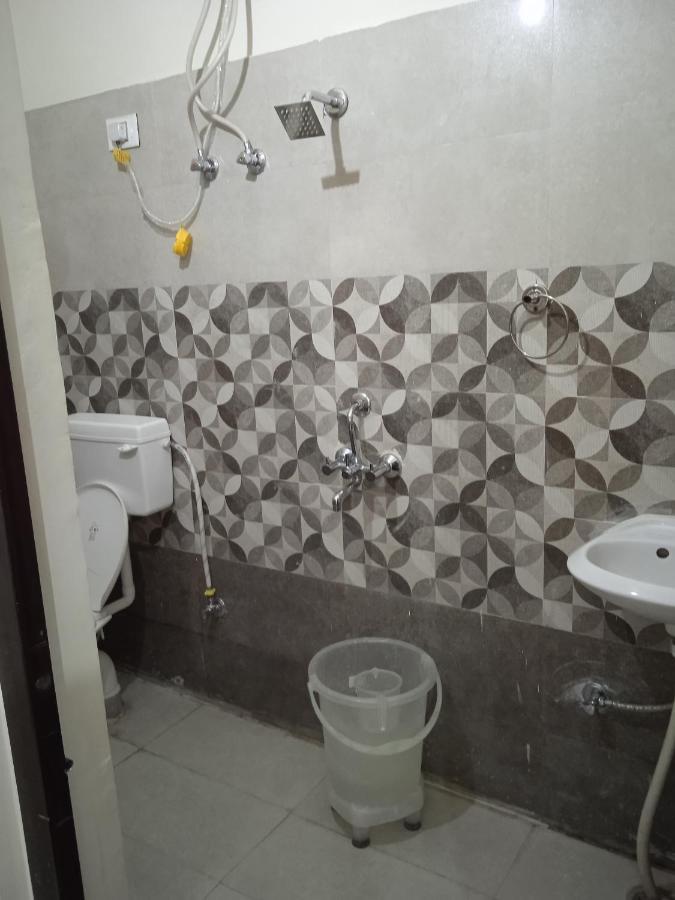 Triple1 Hostel & Homestay Ришикеш Экстерьер фото